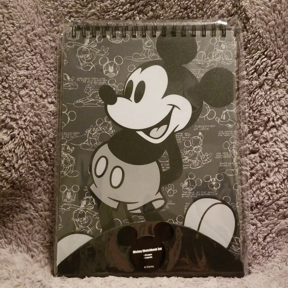 Disney's  Mickey Mouse Sketchbook Set